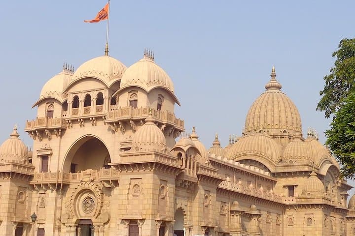Temple and spiritual trail in Kolkata photo 2