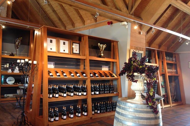 Wine trail and Christchurch City - Luxury, Small Group Tour photo 3
