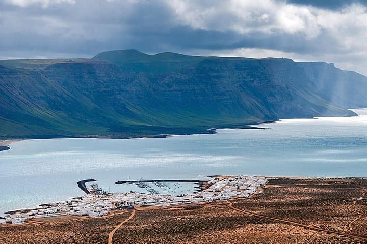 Walking Tour through La Corona Volcano and Famara Cliff photo 4