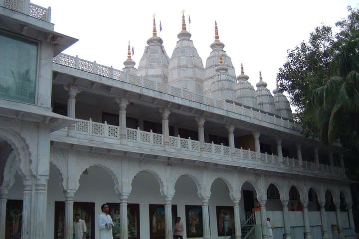 Mumbai Temple Tour in Private Vehicle photo 3