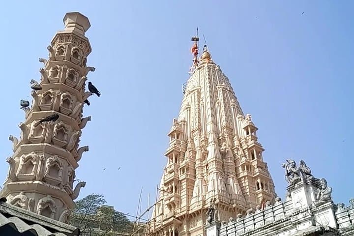 Mumbai Temple Tour in Private Vehicle photo 5