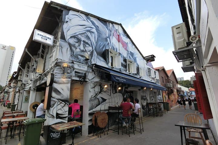 Singapore Street Art Hunting in Kampong Glam: Self-Guided Tour photo 2