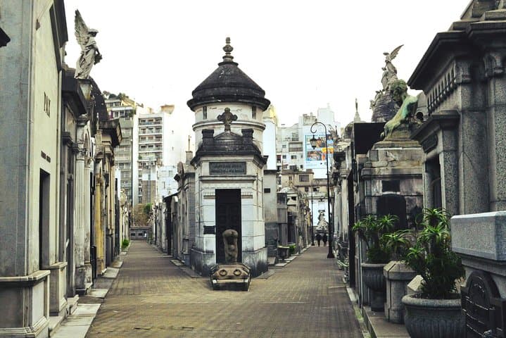 Recoleta Cemetery Tour in English  photo 2