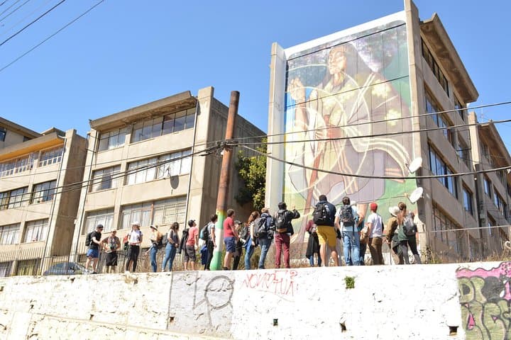 Graffiti Tour in Valparaiso photo 3