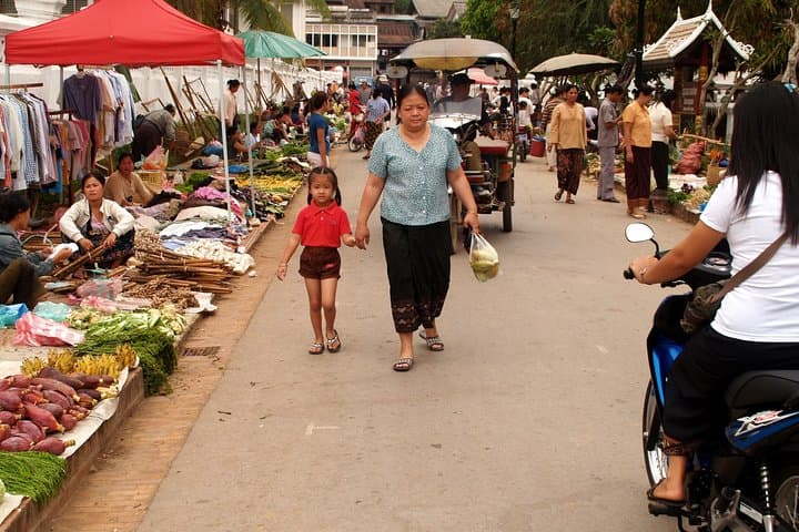 Luang Prabang Early Morning Alms Giving and Wet Market photo 3