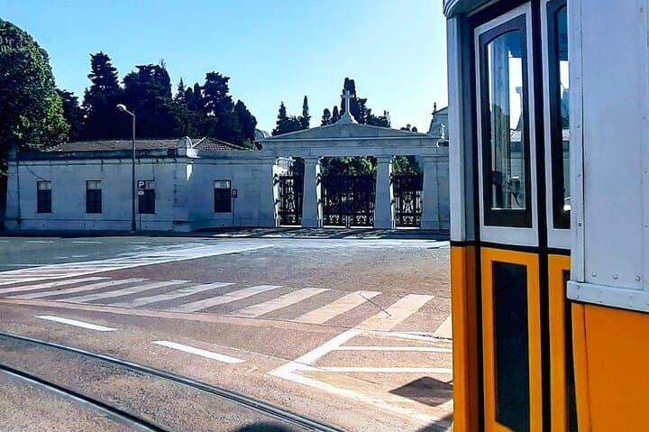 Prazeres Cemetery: A Self-Guided Audio Tour in Lisbon