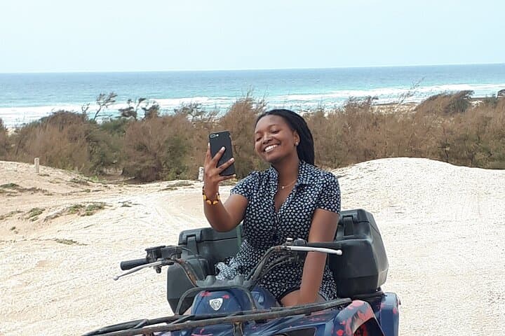 Day Tour Bandia Wildlife Reserve and pink lake  photo 3