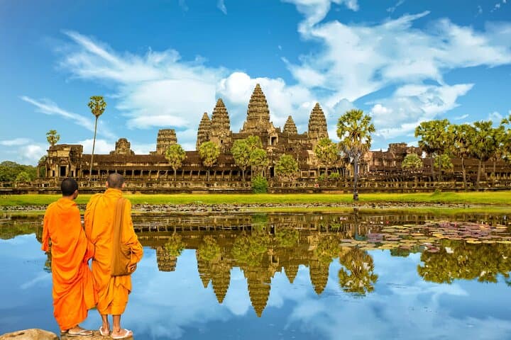 Private Temples Guided Tour (Angkor Wat, Ta Prom & Angkor Thom) photo 3