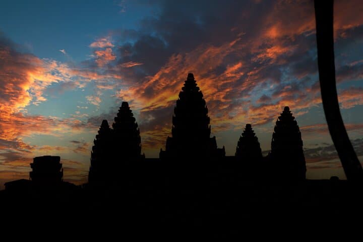 Private Temples Guided Tour (Angkor Wat, Ta Prom & Angkor Thom) photo 5