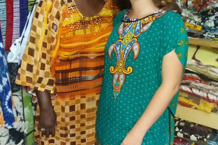 Your assistant in interpretation & in shopping in Dakar markets photo 2