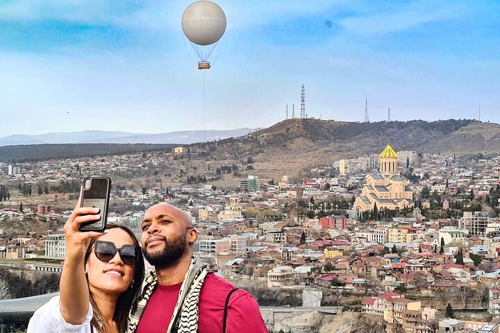 Old Tbilisi Highlights walking tour with wine & 10 tastings