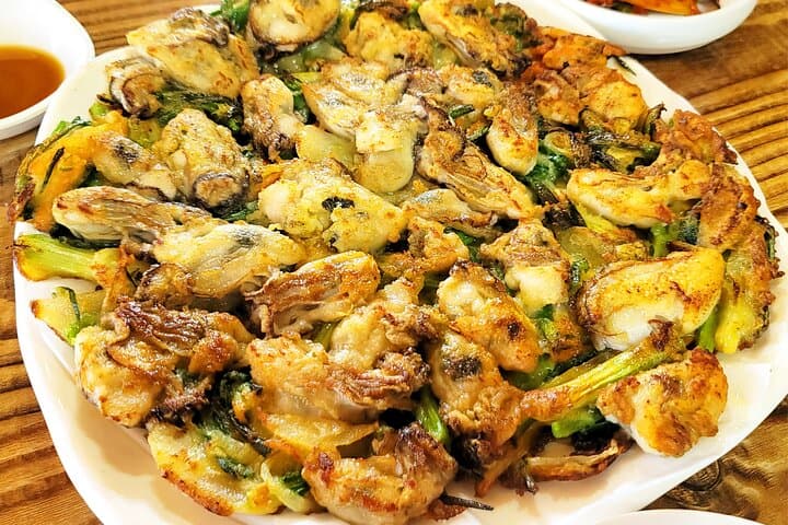 Busan Seafood Tour : Oyster village Tour with Oyster cuisines  photo 2