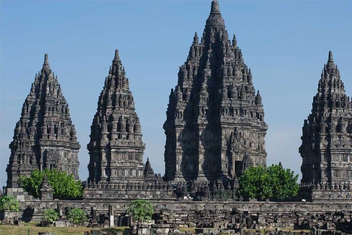 Yogyakarta: Borobudur Climb-up & Prambanan Day Trip All Inclusive photo 5