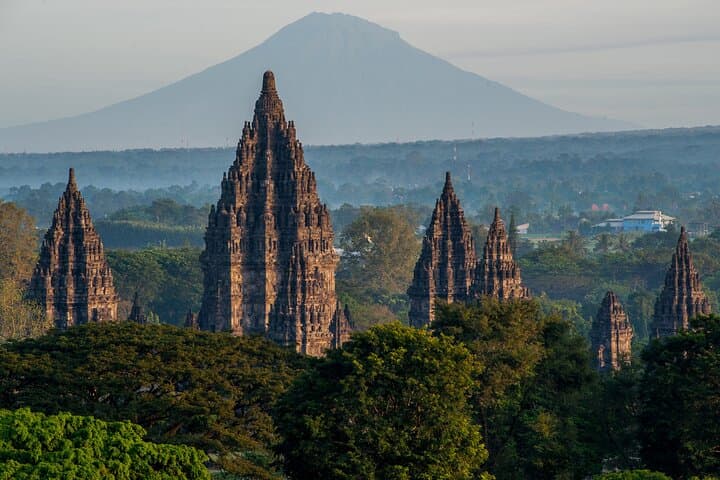 Borobudur (Climb Up), Sultan Palace - Tamansari, Prambanan Tour photo 3