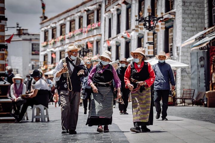 4 Days Lhasa City Essential Group Tour photo 3