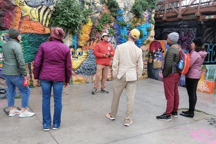 Walking Tour Valparaiso, History & Art - Private Optional