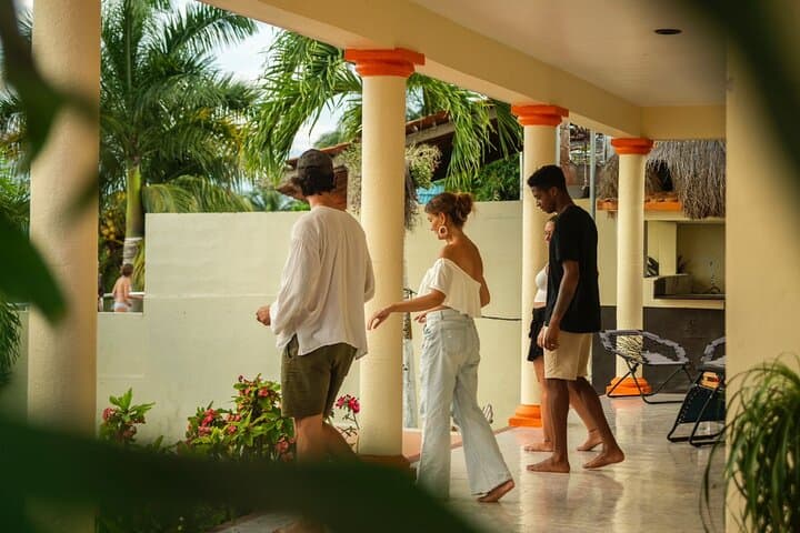 Salsa dancing, Guacamole & Margarita in Bacalar photo 3