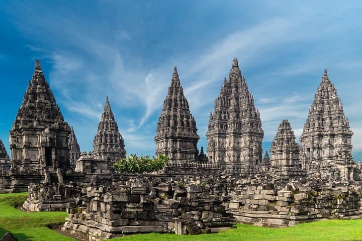 Borobudur (Climb Up), Sultan Palace - Tamansari, Prambanan Tour photo 2