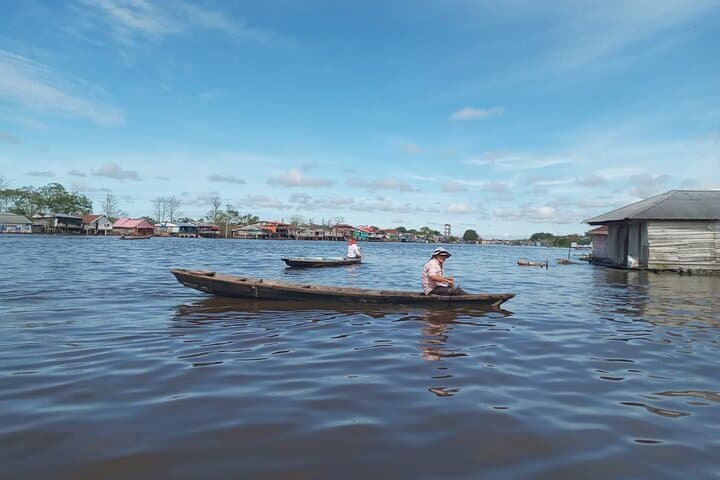 Private Tour in Belen Market, Floating City and Amazon River photo 3