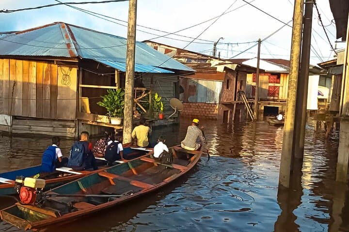 Private Tour in Belen Market, Floating City and Amazon River photo 4