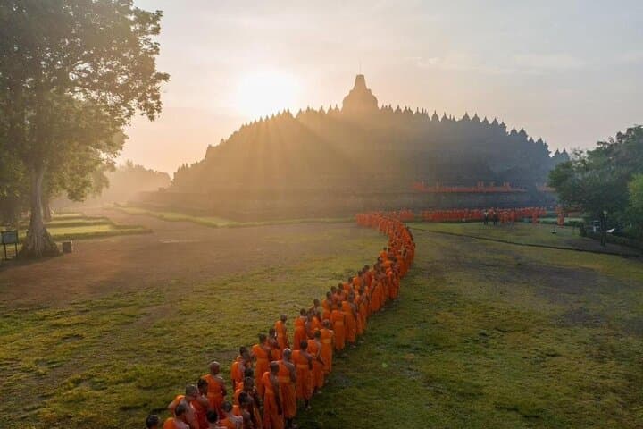 Borobudur Climb To The Top, Prambanan Temple And Ramayana Ballet  photo 2