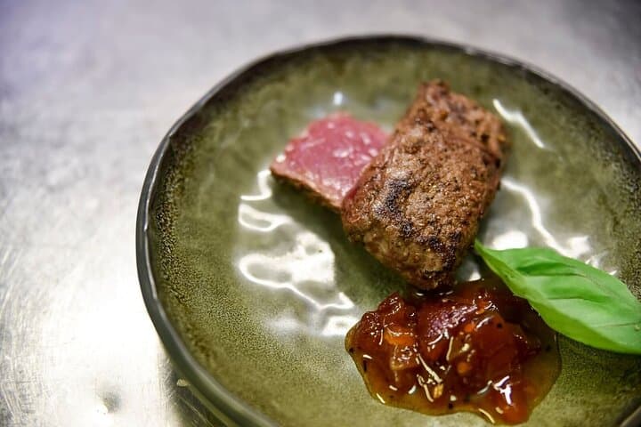 3 Hour Outback Gourmet Food and Aboriginal Art Tour photo 3