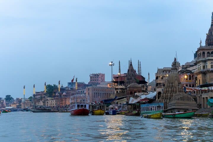 Varanasi Landmark Evening City Tour - Aarti, Boating & Witnessing the GOD photo 4