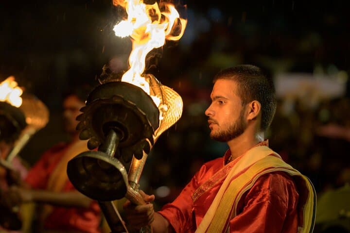 Varanasi Landmark Evening City Tour - Aarti, Boating & Witnessing the GOD photo 5