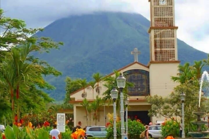 Transfers in La Fortuna, One-way or Round-Trip