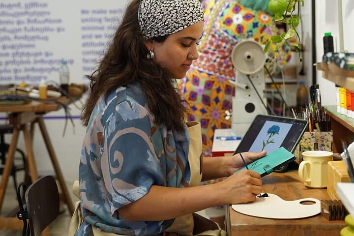 Cosmo Open Workshop in Batumi. Leather Wallet crafting Masterclas photo 5