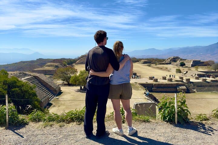 Monte Alban, Mezcal, Tule Tree and Wool Mats Tour