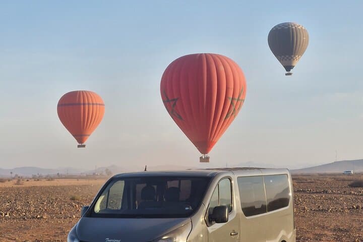 Hot air balloon flight to Marrakesh at sunrise small group photo 2