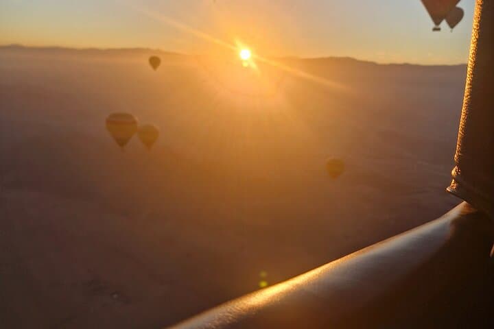 Hot air balloon flight to Marrakesh at sunrise small group photo 5
