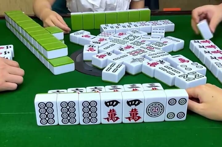 Half-day Private Mahjong course in Local Tea House photo 2