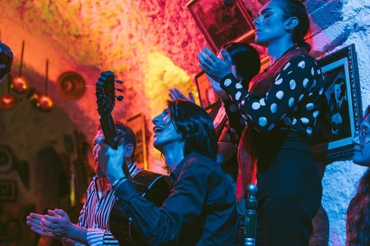 Flamenco show at Cueva Los Amayas, in Sacromonte photo 3