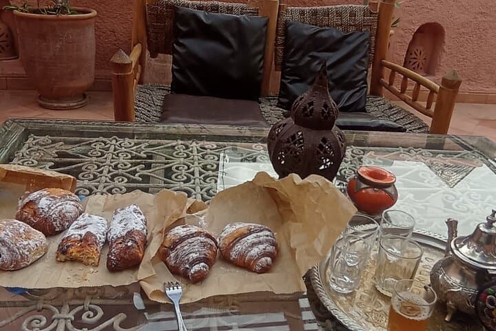Tea and Moroccan Stories cultural experience Marrakech
