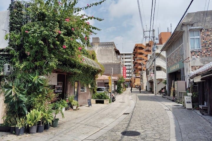 Naha: Discover Yachimun Pottery and Local Crafts in Tsuboya photo 4