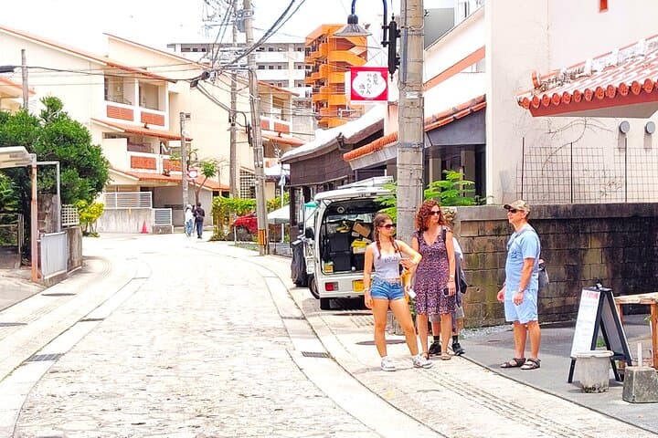 Naha: Discover Yachimun Pottery and Local Crafts in Tsuboya photo 3