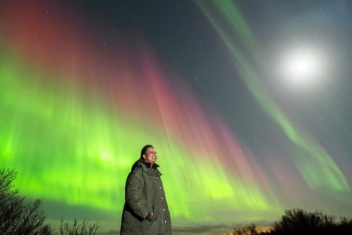 Reykjavik Private Northern Lights Tour with Pro Photographer photo 2