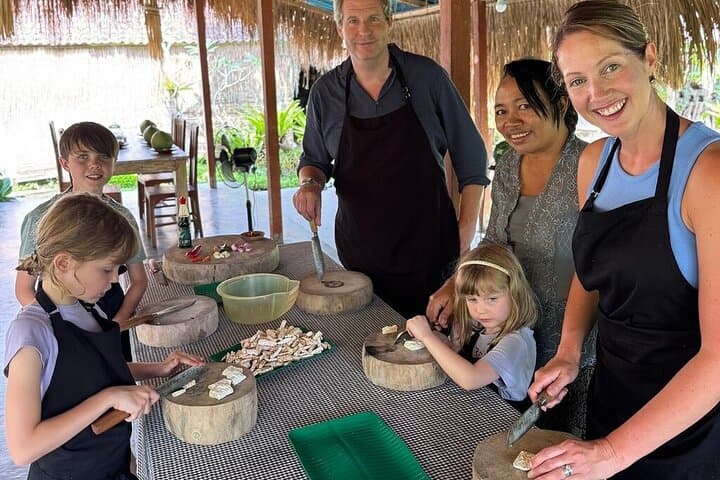 PRIVATE Authentic Balinese Cooking Class in Ubud at Putu's Home photo 3