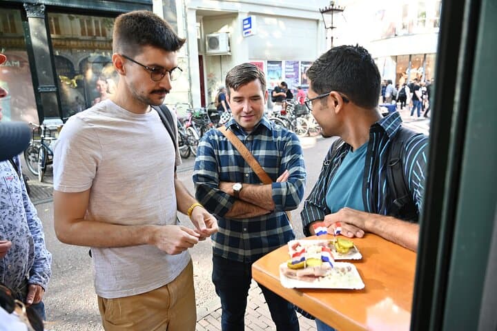 Amsterdam Food Tour with Full Meal & Drinks by Do Eat Better