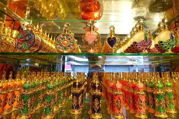 Thread of Faith and Fabric: Singapore Kampong Glam Walking Tour