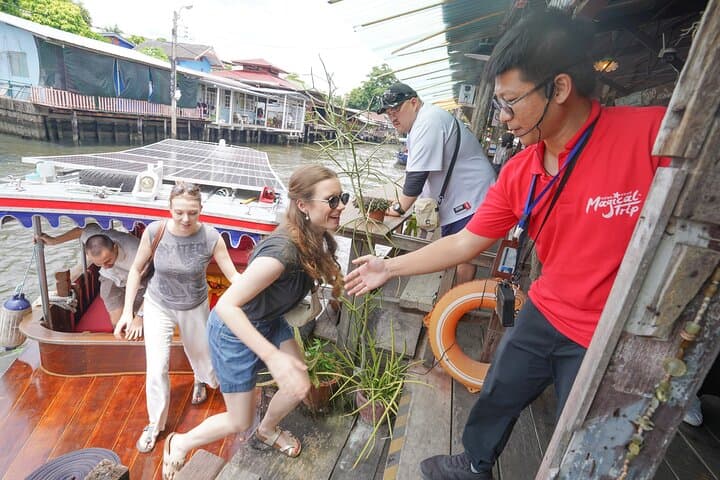 Hidden Bangkok: Local Canal & Artist Village by EV Boat photo 4