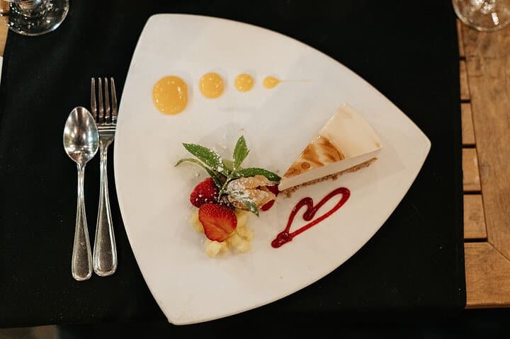 5-course Progressive Dinner on Grande-Allée and History Tour photo 2