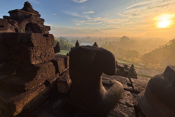 Borobudur Sunrise On Temple and Prambanan ALL-IN Private Tour photo 5