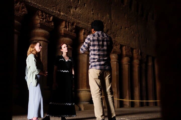  Mumbai Full-Day Sightseeing & Elephanta Caves Tour photo 3