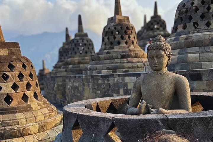 Yogyakarta: Prambanan and Borobudur UNESCO Temple Tour