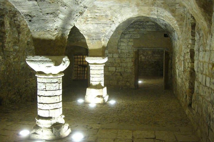 Prague Old Town, Medieval Underground and Dungeon Historical Tour photo 4