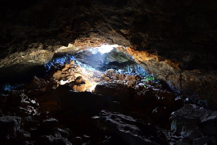 Caves and Lava Fields: Half Day Hike photo 2