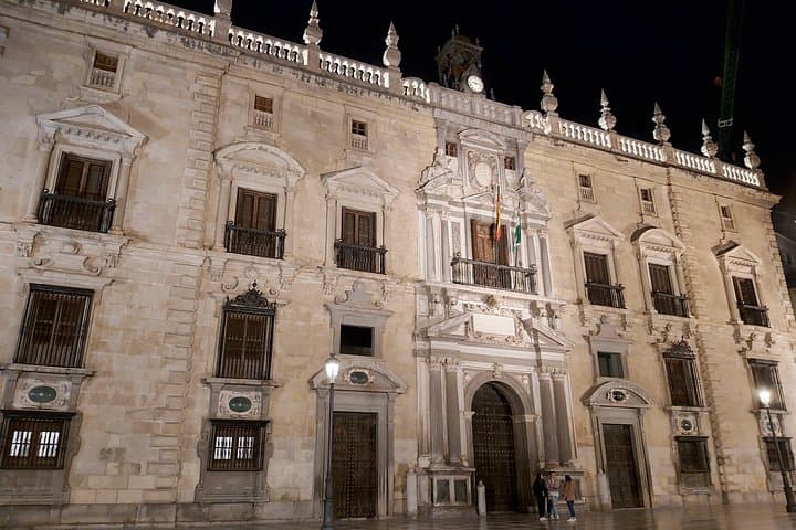 Private Tour Legends of Granada and Albaicín (Spanish language) photo 4